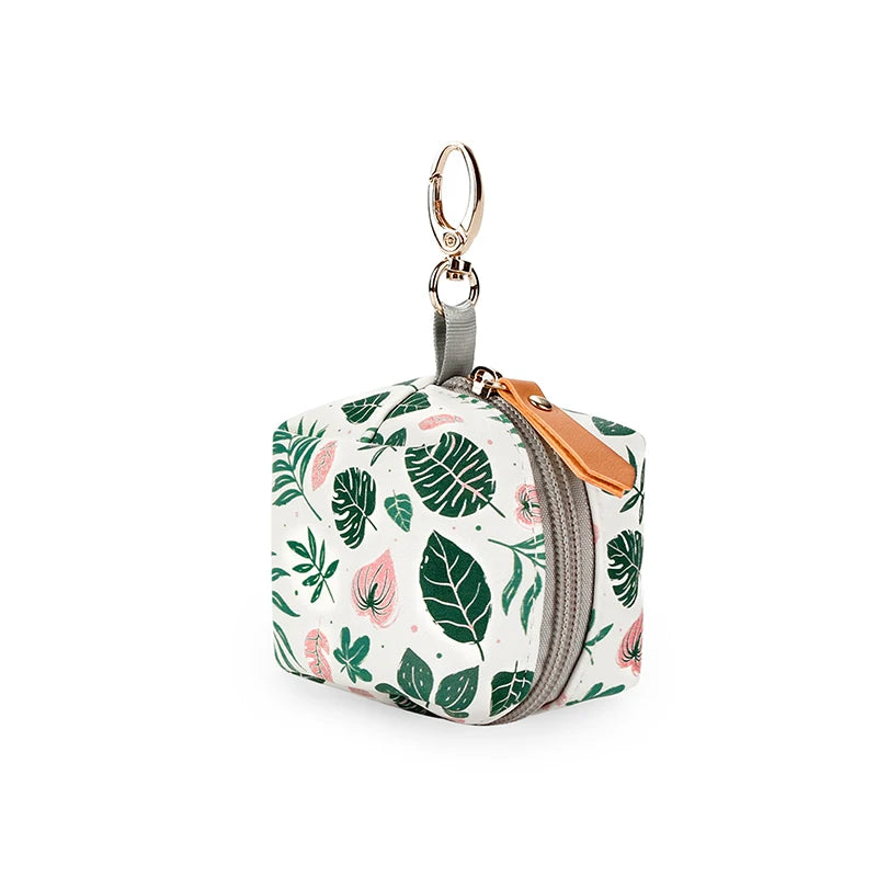 Boîte à Sucette Bébé Motifs Imprimés, pratique et waterproof, idéale pour garder la sucette de votre enfant propre.