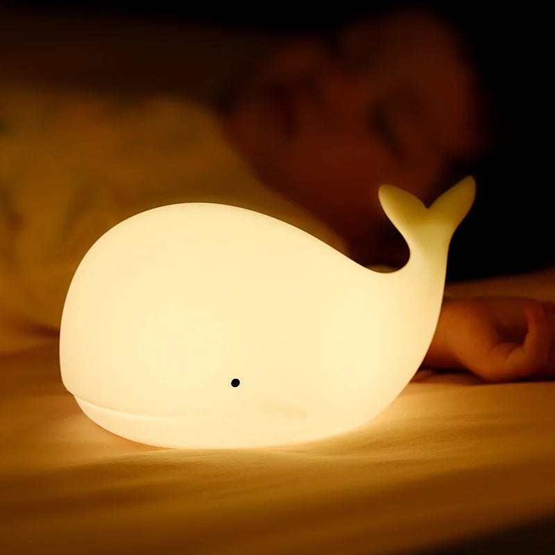 Veilleuse Enfant Petite Baleine, douce et apaisante, idéale pour le coucher de votre petit trésor.