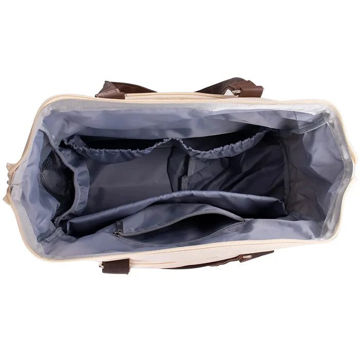 Intérieur spacieux du Grand Sac à Langer Mommy Bag, idéal pour les mamans modernes et stylées.