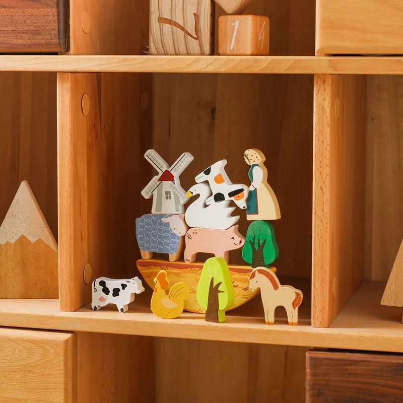 Jeu Animaux de la Ferme en bois, parfait pour les enfants de 0 à 12 ans, disponible chez NoEnName_Null.