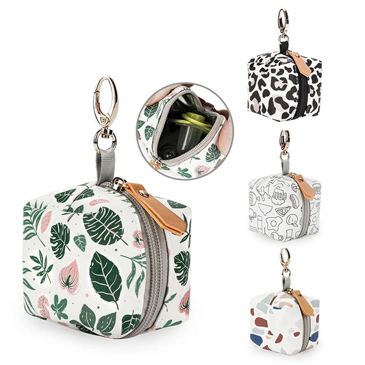 Boîte à Sucette Bébé Motifs Imprimés, pratique et élégante pour garder la sucette propre et sécurisée.