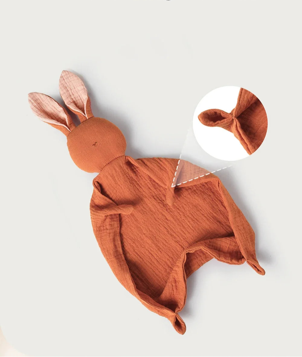 Doudou Lapin aux Grandes Oreilles en tissu doux, parfait pour les bébés de 1 à 3 ans, disponible chez Insular.